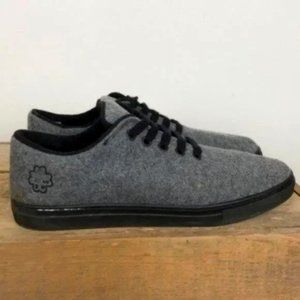 BAABUK gray sheep happens wool sneakers eu size 41 / us men's size 8 EUC